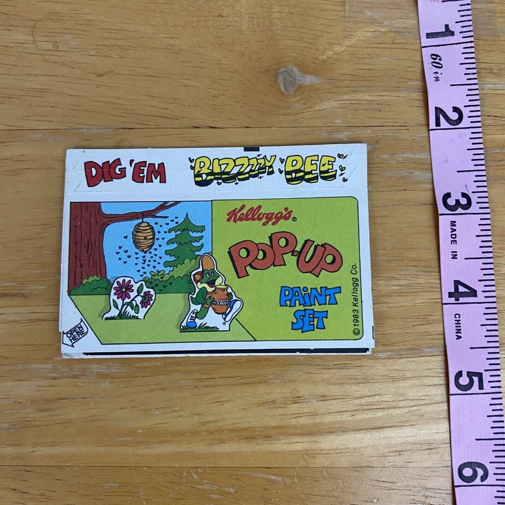Vintage 1983 Kellogg's Dig 'Em Bizzzy Bee Paint Set Cereal Premium